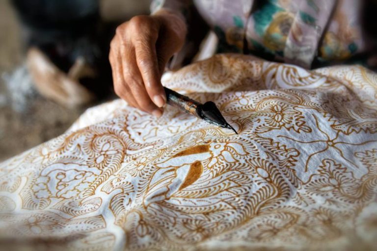 cara-membuat-batik-dan-proses-pembuatan-batik - Copy