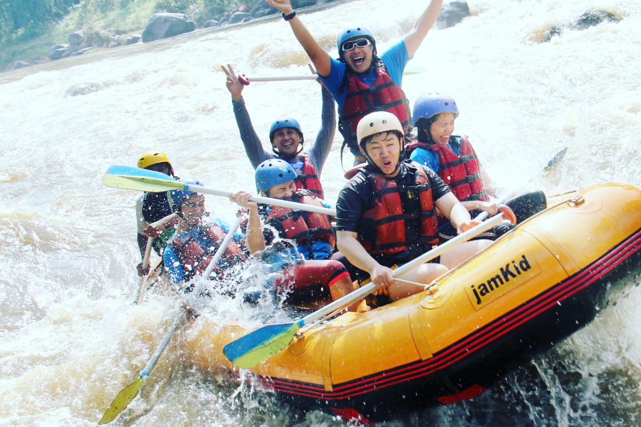 rafting sungai elo magelang